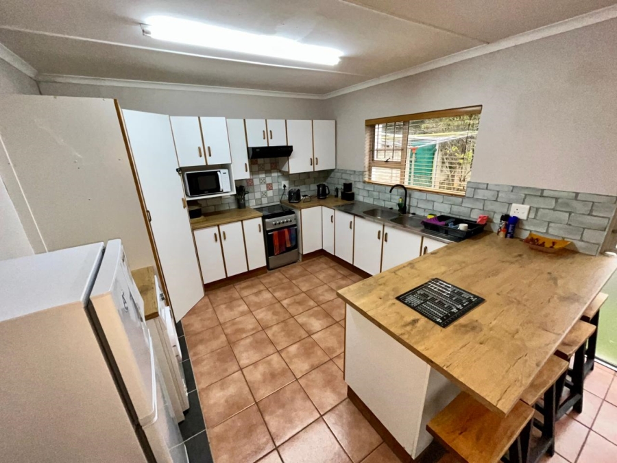 To Let 2 Bedroom Property for Rent in Beacon Bay Eastern Cape